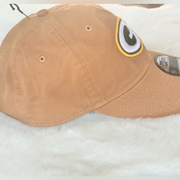 New w/tags GREEN BAY PACKERS HAT Adjustable. BEIGE with Green, white & gold logo - Picture 4 of 7